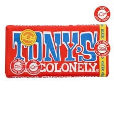 180 גרם שוקולד טוני'ס חלב עם שברי קרמל מלוח